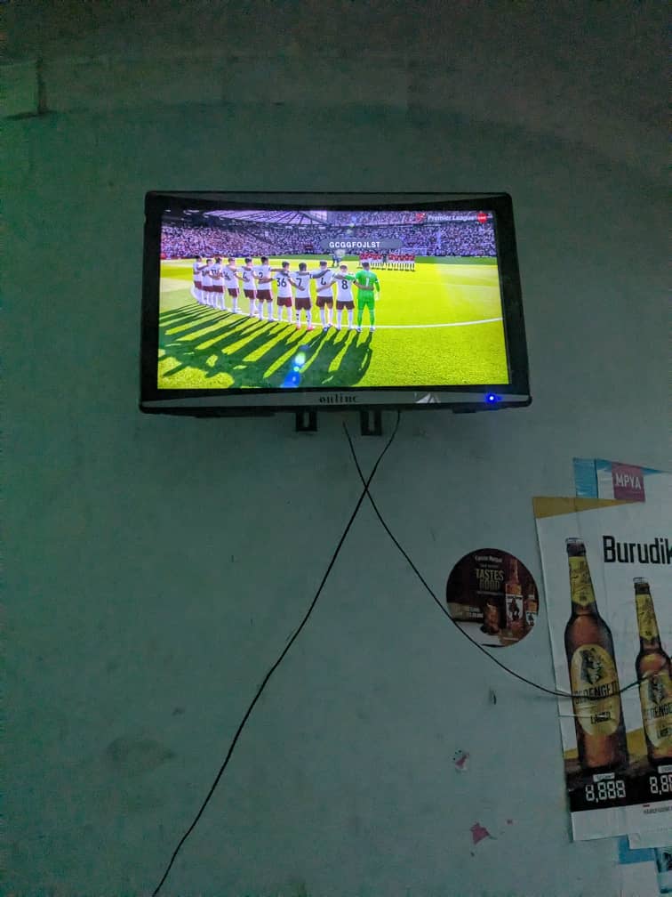 Rugambwa_EE's tweet photo. Finally our tablet is on hadi kwenye EPL matches😃😃.
Baba Domy mtu wa maana kabisa.
#WhiteTable.
@kingjames_tz @rollymsouth @EMtawangu @ejheroes https://t.co/ozsDlurEvG