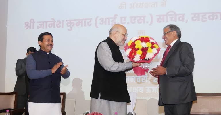 <a href="/RahulGandhi/">Rahul Gandhi</a> आइये Chronology समझते है:
कौन है श्रीमान ज्ञानेश कुमार गुप्ता❓

📌 2018 से 21 → गृह मंत्रालय में अमित शाह के नीचे सचिव रहते हुए काम किया।

📌 2022 से 24 → सहकारिता मंत्रालय में सचिव, जहाँ मंत्री फिर वही अमित शाह।

📌 2024–25 → अपॉइंटमेंट कमेटी में से CJI को हटाकर अमित