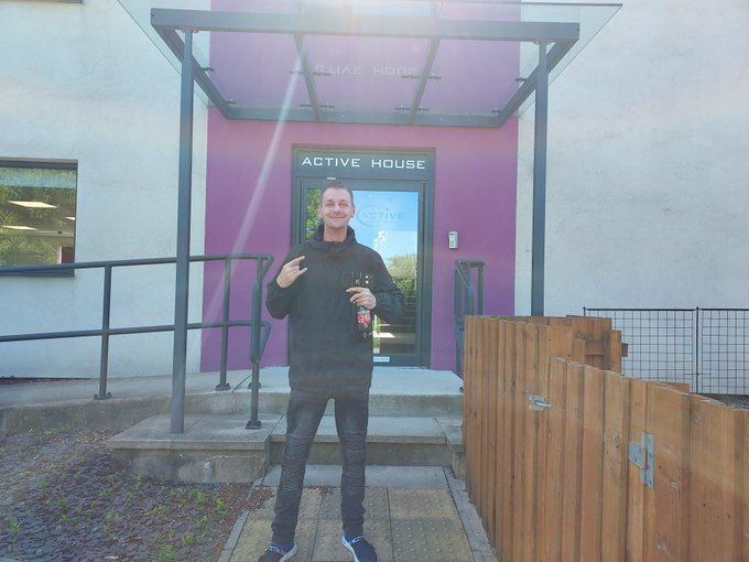 Grifty (@thegriftreport) on Twitter photo 🚨Many of you on here follow Journalist <a href="/ActivePatriotUK/">Active Patriot</a> , he has been arrested and banned from social media by Keir Starmers gestapo.
Why? "Hurty words" on X
They kicked his door in
They took his things
Told him he cant go on social media, told him he cant go to protests. 🚨Many of you on here follow Journalist <a href="/ActivePatriotUK/">Active Patriot</a> , he has been arrested and banned from social media by Keir Starmers gestapo.
Why? "Hurty words" on X
They kicked his door in
They took his things
Told him he cant go on social media, told him he cant go to protests.