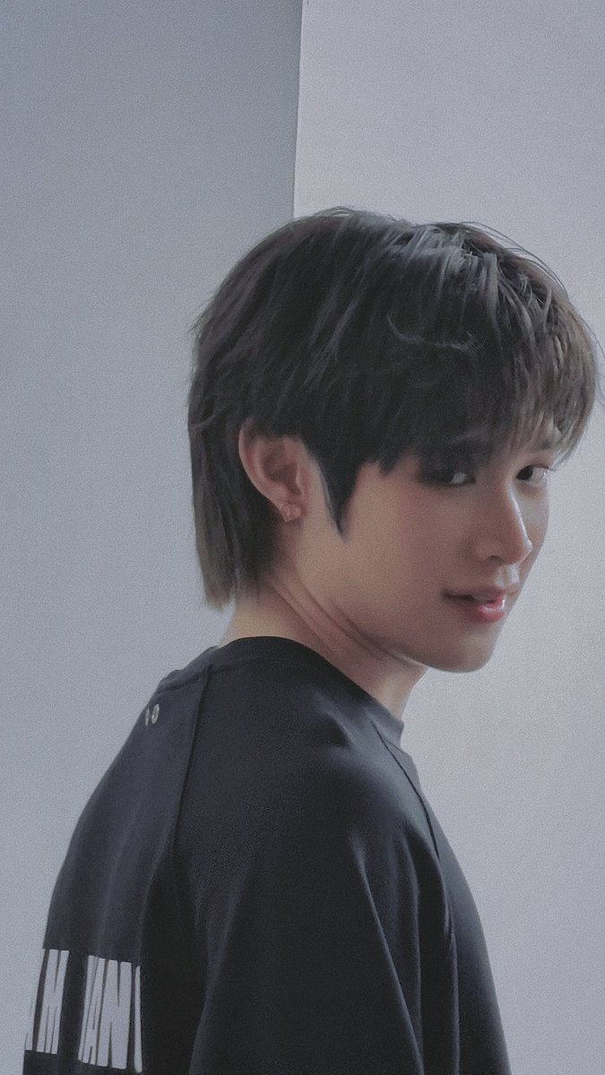 ใส่เสื้อทีมหวัง แล้วอินเนอร์สุดหล่อสุดเท่มากฮับพี่ณฐ 😍

#natasitt
#AISxMaxNat 
#AISCallingMelody
#AISVDOCallingMelody 
#Teromusic