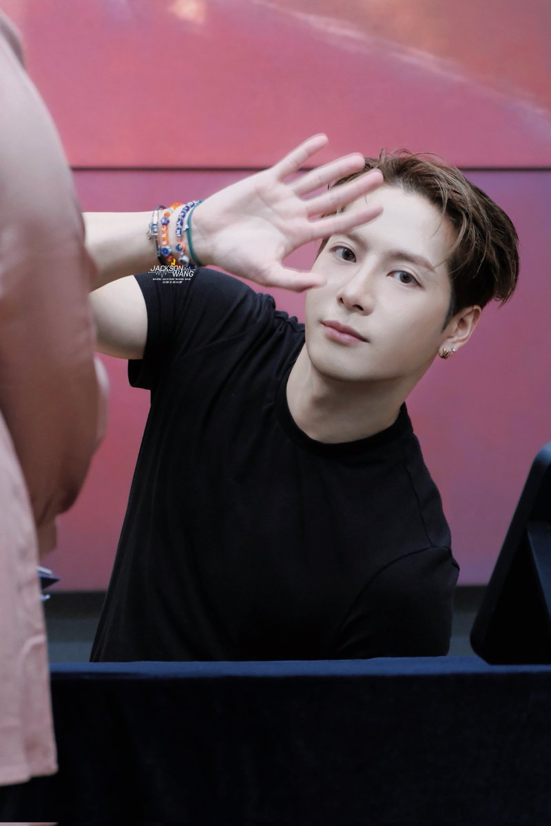 JacksonWang Bar tweet media