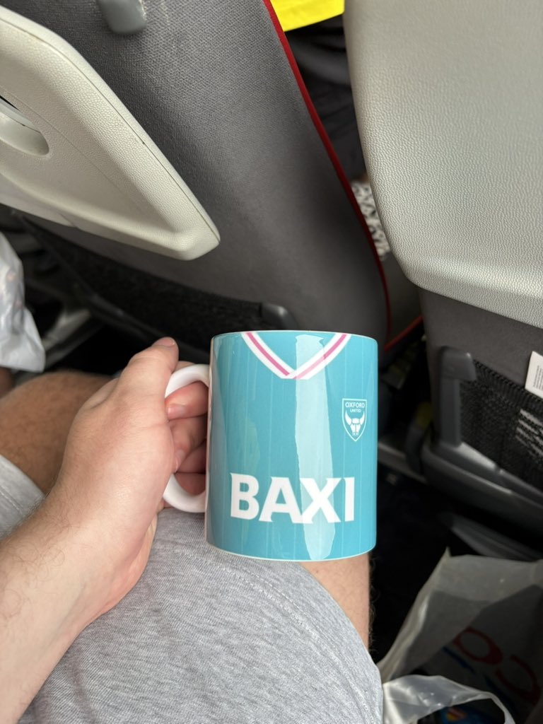 All this way on Gods day , see that , at least I got a mug. CHEERS👍 #oufc