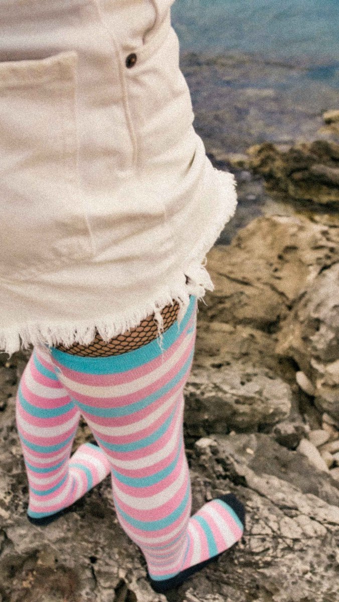 jayce_fem's tweet photo. Who wants to join me at the sea? :3

#femboy #femboys #femboynrw #femboygermany #femboi #lgbtq #femboypic https://t.co/ZVl5orcsaD