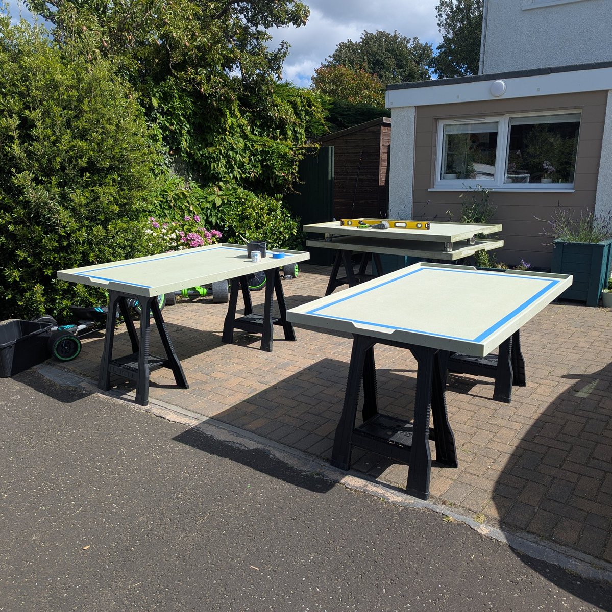 subbuteo_paints's tweet image. Not much painting lately… but I’ve still had a brush in hand 🪚⚒️

Been busy building new tables for @Edinsubbuteo — can’t wait to see some matches played on them soon! ⚽️🎨

#subbuteo #diy #tablefootball