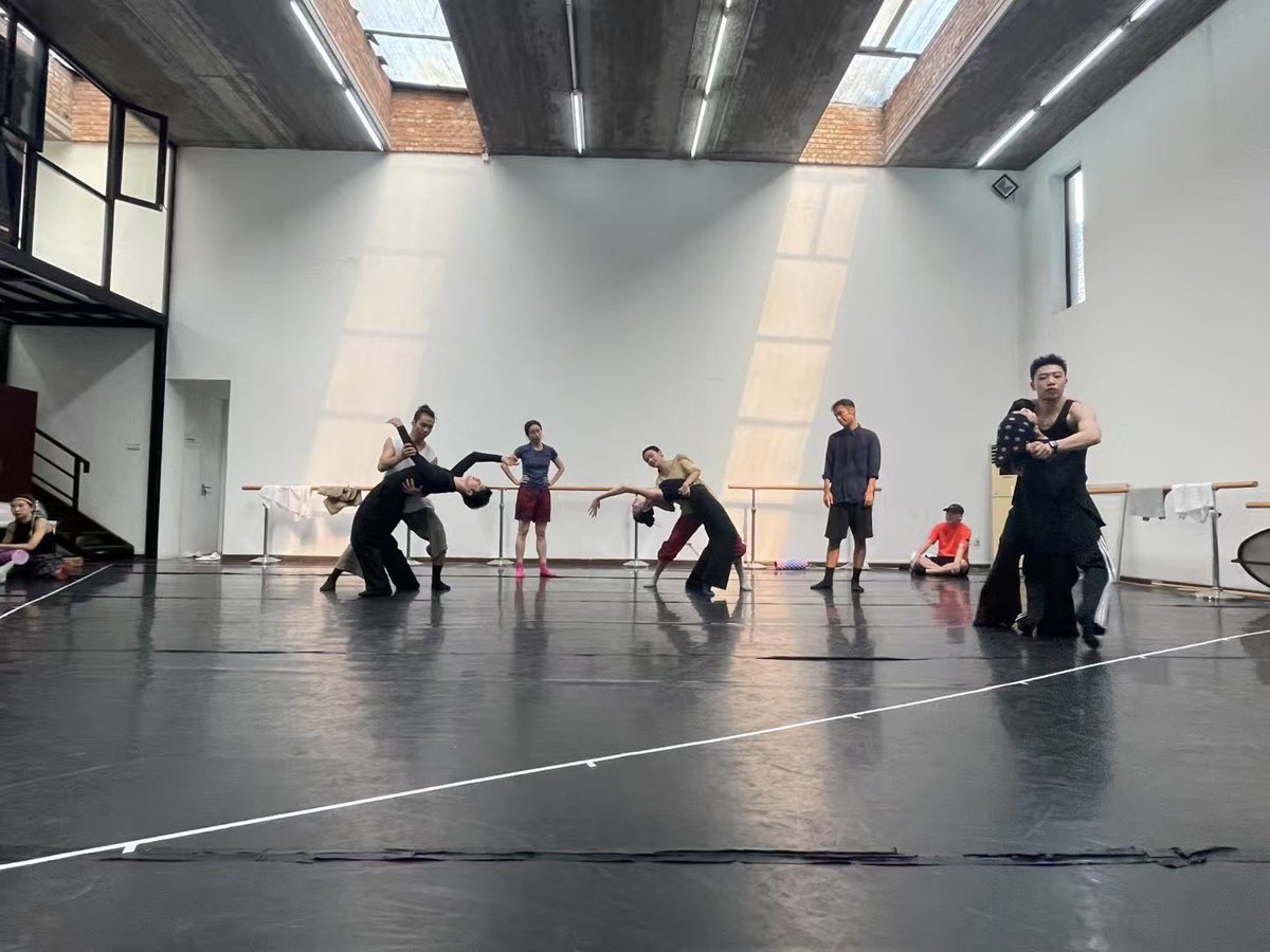YabinStudio's tweet photo. Choreograph for New creation:Romeo AI Julia·2025
Drama✖️Dance
Photo©️小雪 Xingyang https://t.co/SQCeVpgIV4