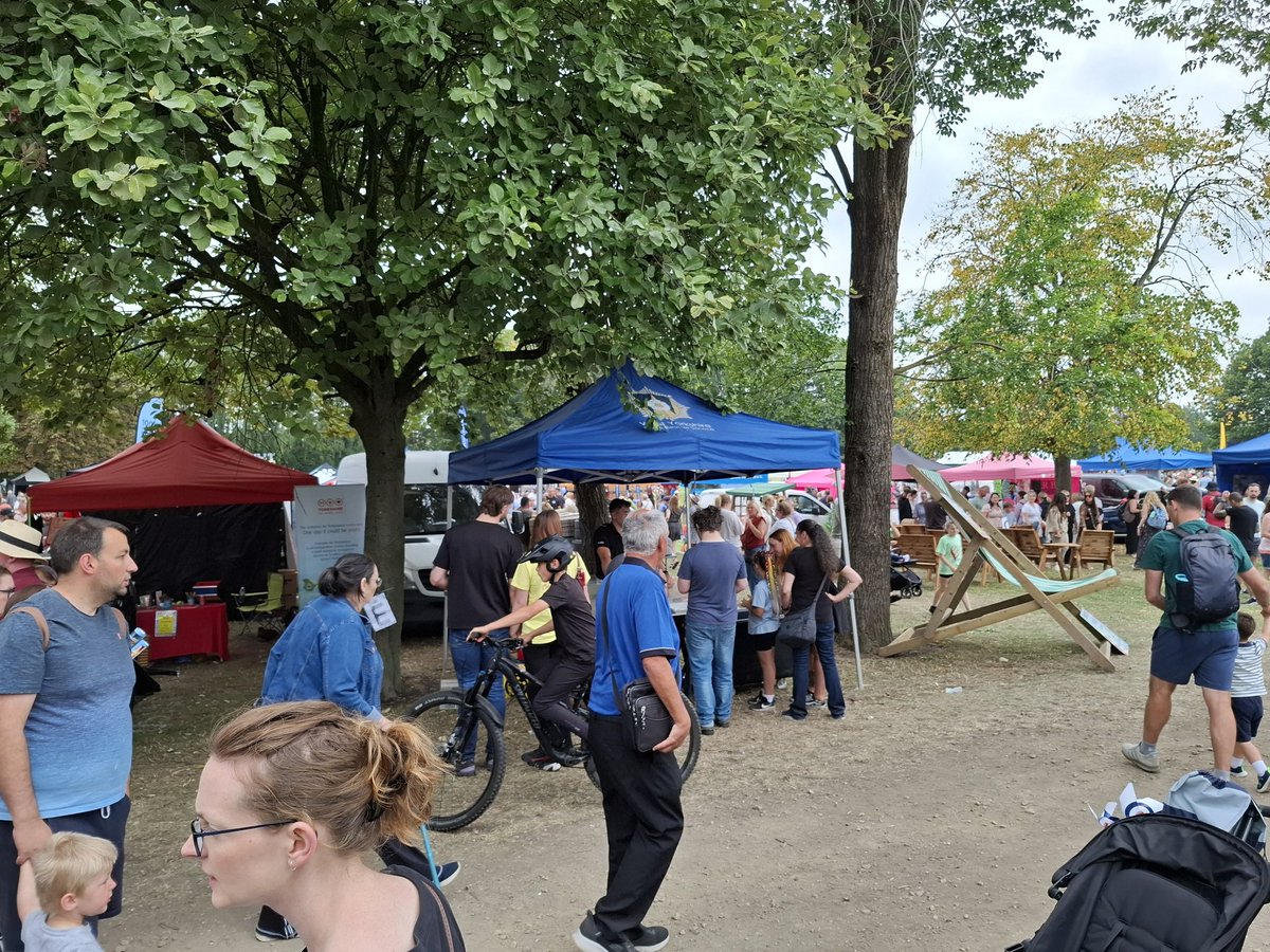 Mirfield fire crews at a fantastic Mirfield show today, great public turnout, educating people about water safety and road safety. Well done Mirfield 👩‍🚒🧑‍🚒🚒 #fantasticeffort #bewateraware #floattolive #call999askforfire <a href="/KirkleesCouncil/">Kirklees Council</a> <a href="/westyorksfire/">West Yorkshire Fire</a>