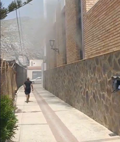 Manuel Gavira 🇪🇸 (@gaviravox) on Twitter photo Un “invitado” de PP y PSOE, de origen magrebí, ha destrozado y quemado la iglesia de El Pozuelo de Albuñol (Granada).
Primero agreden a nuestros jóvenes, abusan de nuestras niñas y dan palizas a nuestros mayores… y ahora atacan nuestra identidad.
¡Expulsión inmediata! Un “invitado” de PP y PSOE, de origen magrebí, ha destrozado y quemado la iglesia de El Pozuelo de Albuñol (Granada).
Primero agreden a nuestros jóvenes, abusan de nuestras niñas y dan palizas a nuestros mayores… y ahora atacan nuestra identidad.
¡Expulsión inmediata!