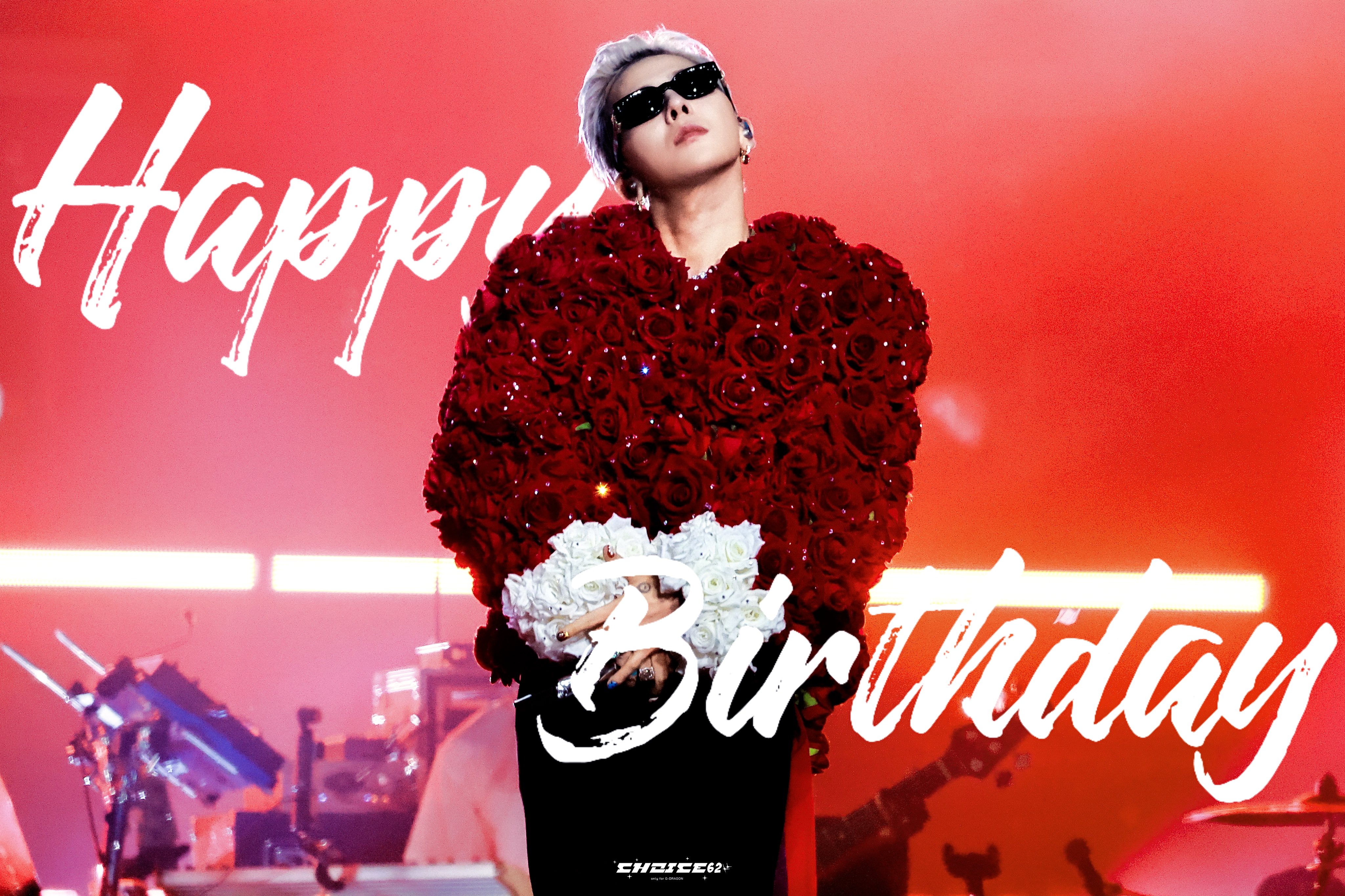 G-DRAGON セレクト G-DRAGON fashion check! He is truly an amazing god! - YouTube