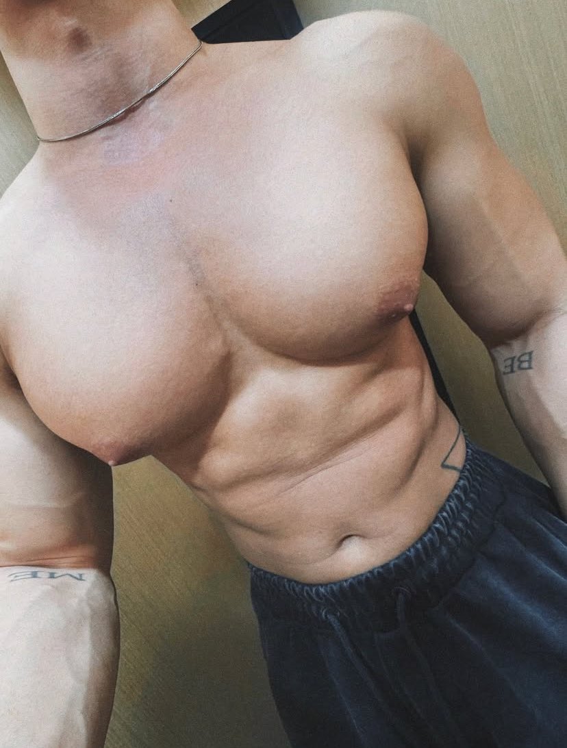 Big Chests (@chestsbig) on Twitter photo 