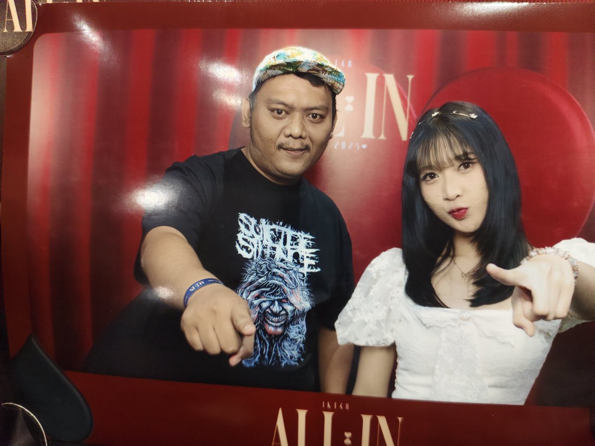 Nih niel dia orang nya tunjuk ajah tunjuk 👉👈 tau kan <a href="/C_OnielJKT48/">onyil🤓</a>