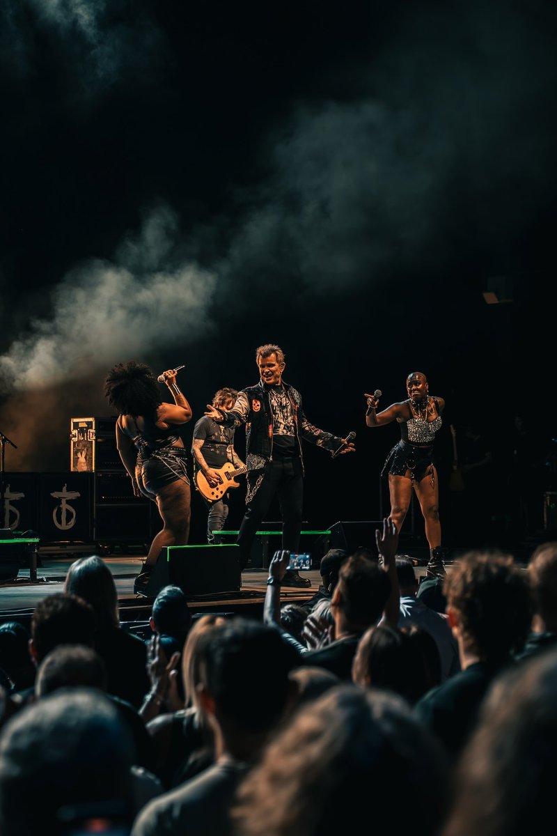 Billy Idol tweet media