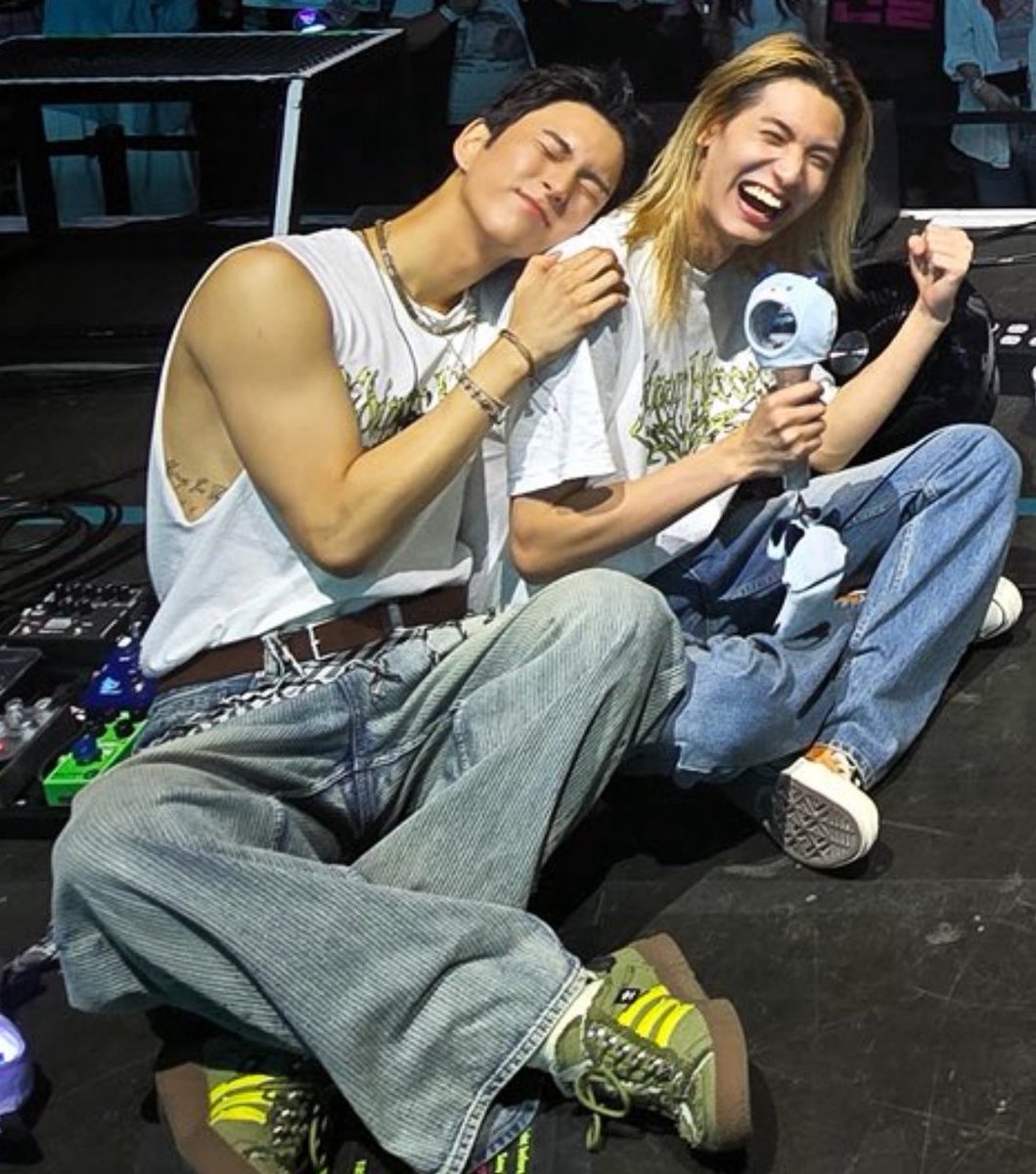 230716 and 250816 ... 🩷💜