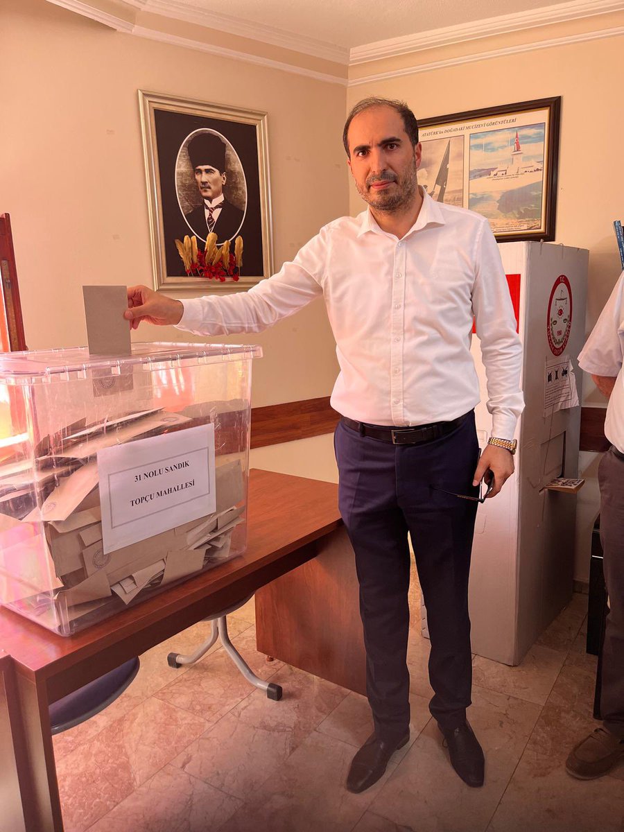 “Topçu  Mahallesi delege seçimimizi büyük bir demokratik olgunluk içerisinde gerçekleştirdik. Bu süreçte sarı Listemiz değerli partililerimizin desteğiyle kazandı. Katılım sağlayan, emek veren ve demokrasinin güzelliğini yaşatan herkese yürekten teşekkür ediyorum.” <a href="/herkesicinCHP/">CHP 🇹🇷</a>