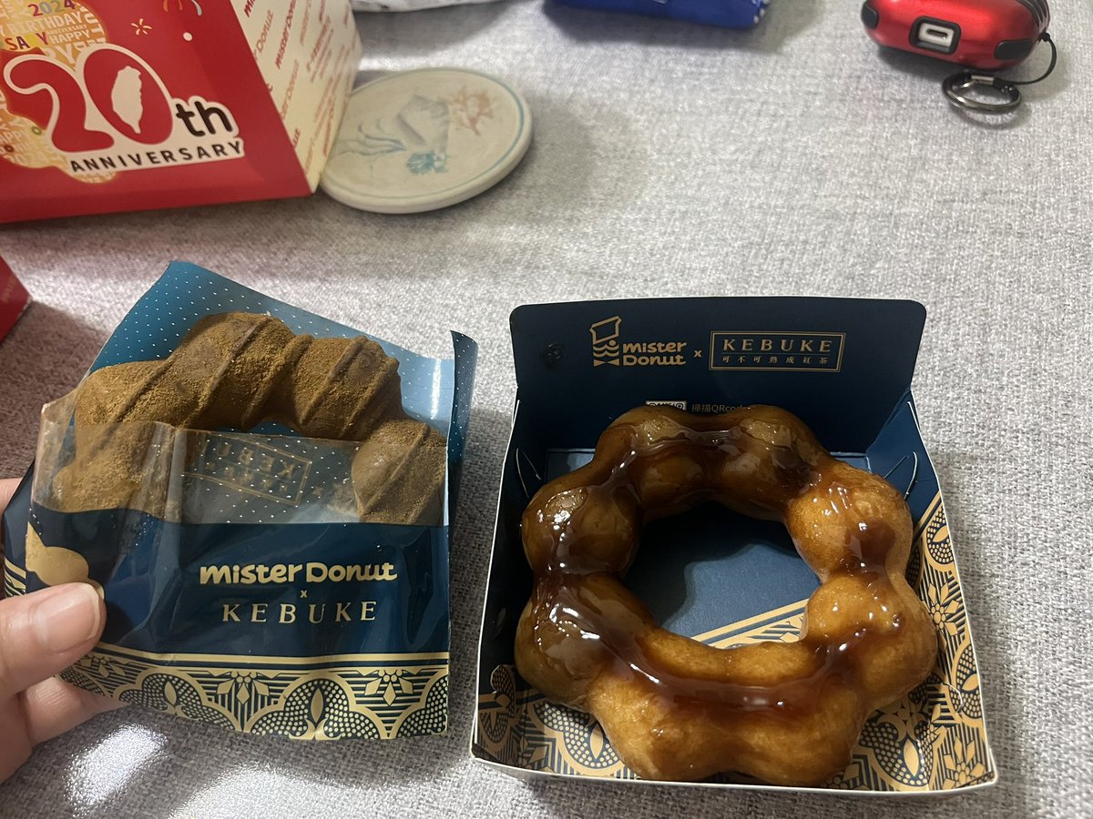 Inu_Natsume's tweet photo. やっとお家帰った🥰
6つ買ったら3つおまけ〜🍩(*´艸`)
#KEBUKE #𝐌𝐢𝐬𝐭𝐞𝐫𝐃𝐨𝐧𝐮𝐭 ❤︎
熟成紅茶+紅茶と冬瓜付け https://t.co/VEpllirgCB