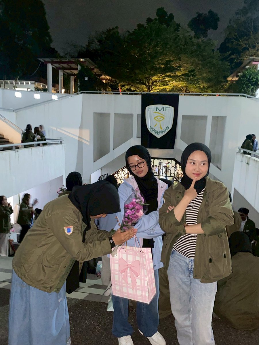 chatellav's tweet photo. to my beloved kajahim dan keluarga jahim, makaziii banyak suda menerimaa adik baru nya ini. gacor lahhh bonding mampus
kajahimku yang menerima ku setelah 5 kali tertolak, jadi hal yang paling aku syukuri sekarang. siapa sangka jga keluarga jahimku mapres sf TT
#merasa #dicintai https://t.co/RDBJIa9cxN