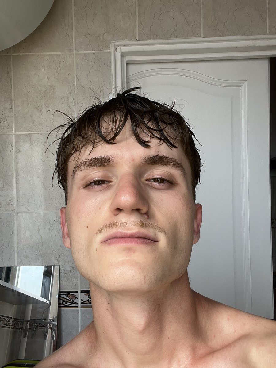 mattpeg17's tweet photo. Je sais, je suis mal rasé  #LGBTQIASlay https://t.co/c67ybybQA0