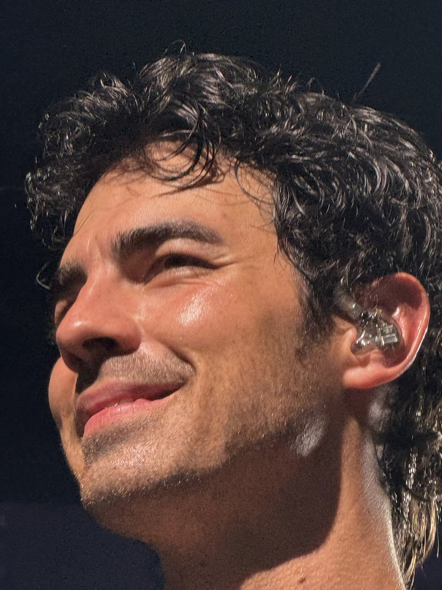 laura megale tweet media