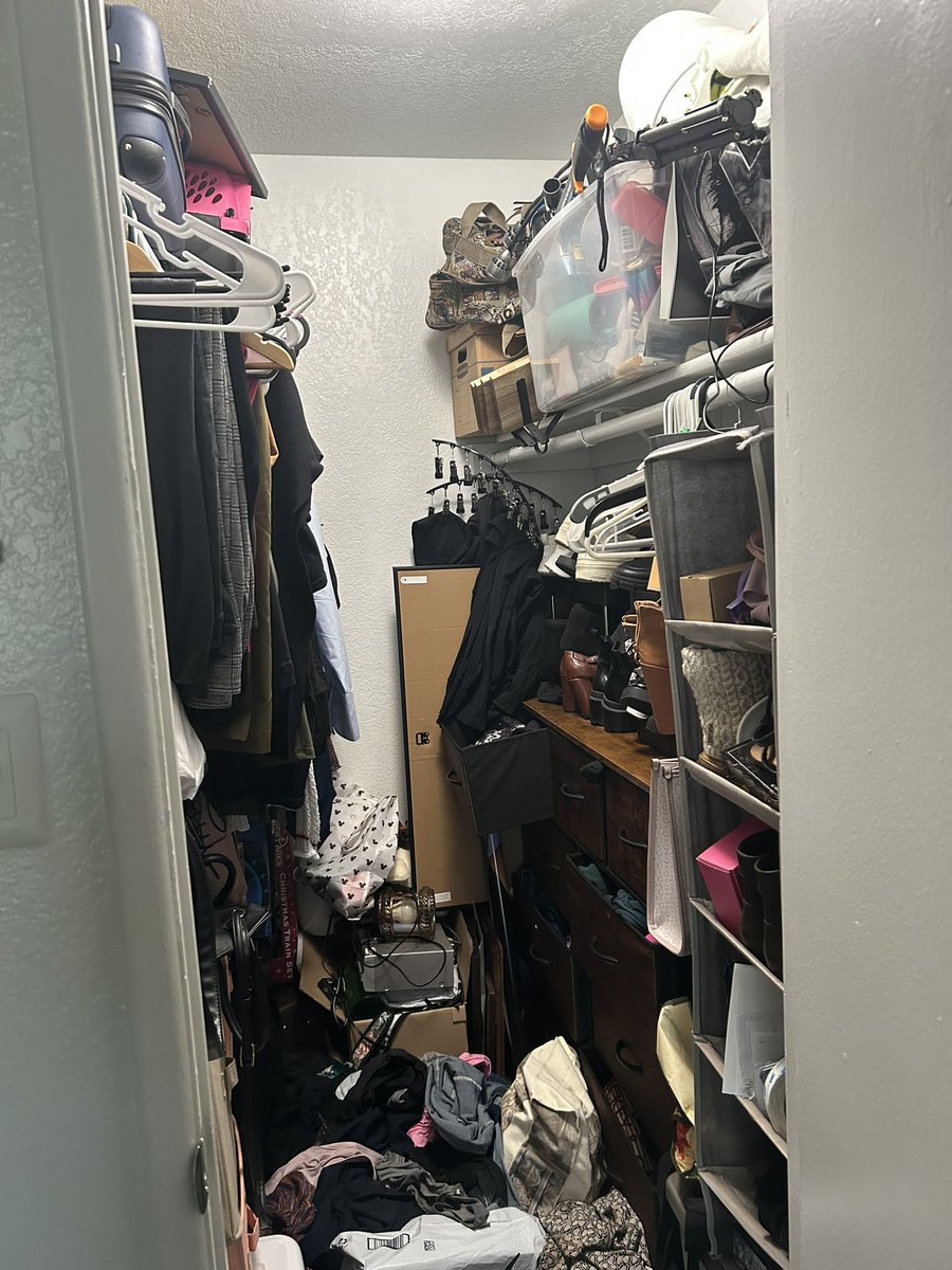 ExMirandad's tweet photo. I cleaned and organized my closet and my roommate saw the Jessica alba poster and said “that’s the most bi sexual thing I’ve ever seen,” 🤣 https://t.co/3MVfmVFDcm