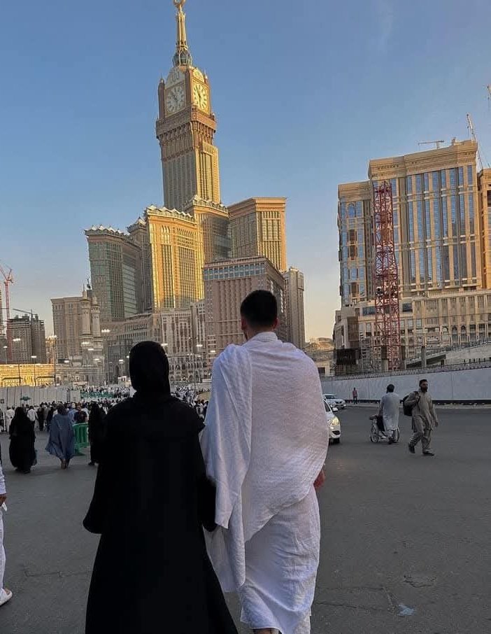 "اللهمَّ رفيقًا نأمن معه على الدِّينِ والدُّنيا معًا"🤍