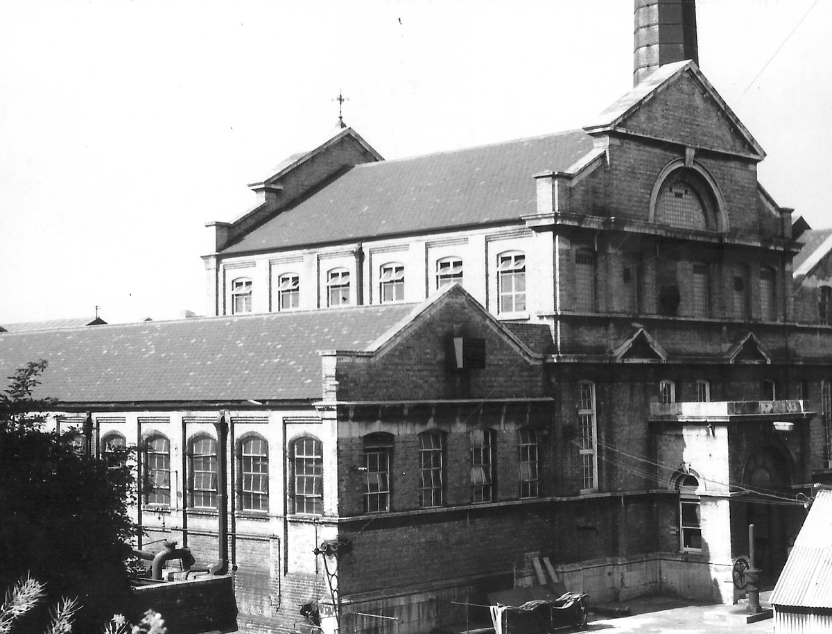 NewhamHeritage's tweet image. 🚨Free tickets are going FAST for amazing exclusive tours this September in #NewhamHeritageMonth!

✨From hard hat tours of Canning Town Old Library to peeks inside Newham’s phenomenal archives, guided bike trails of Forest Gate &amp;amp; much more!

🎟️Book now  newhamheritagemonth.org/tour