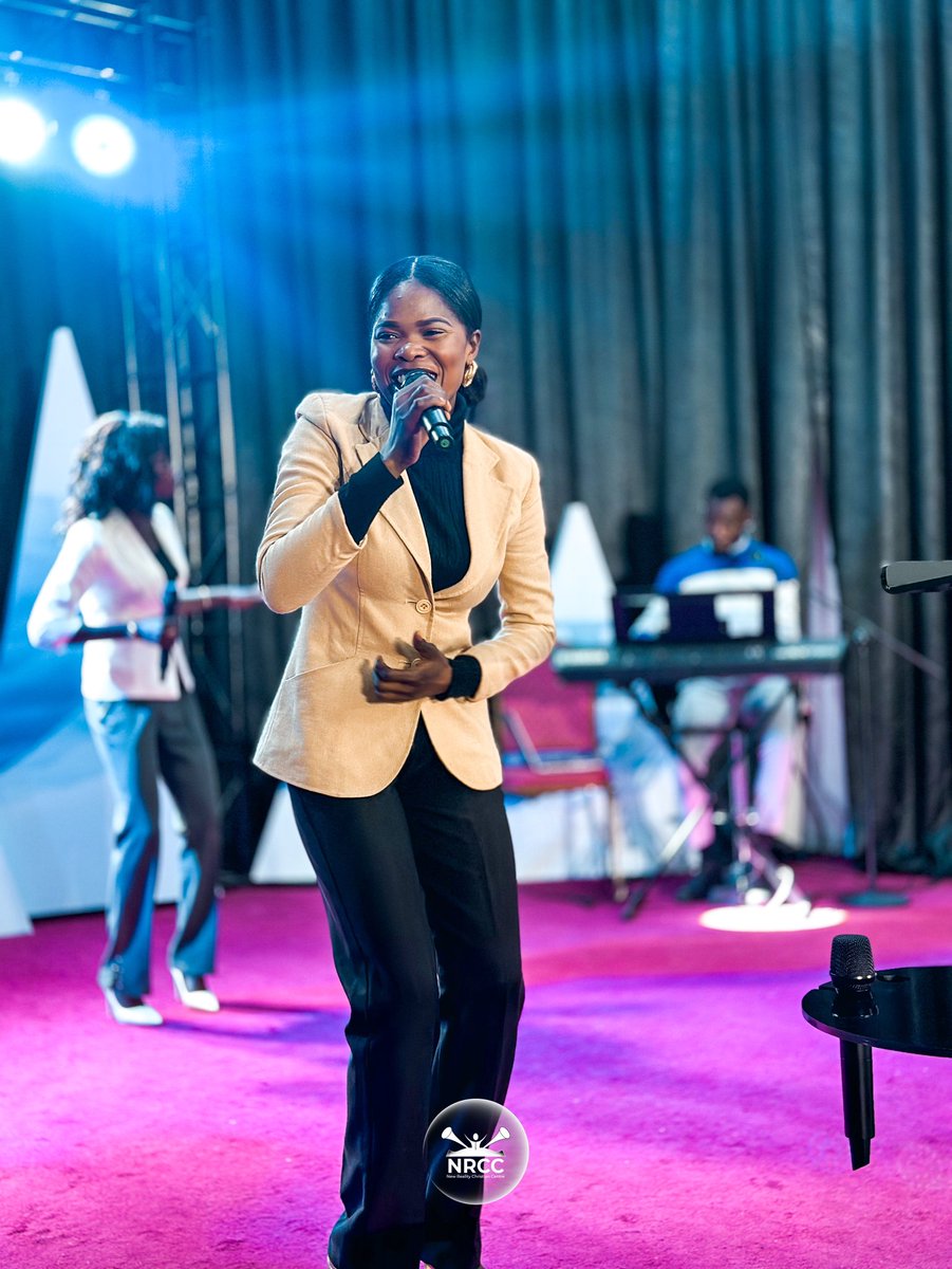 newrealitycc's tweet image. Once again, we are reminded that there is nothing in this world more satisfying, more refreshing, and more fulfilling than being with God. Truly, His presence is our greatest treasure...

#Nrccglobal #Sundayservice
#Joyoverflow #Churchjpegs
#ChurchesInAbuja