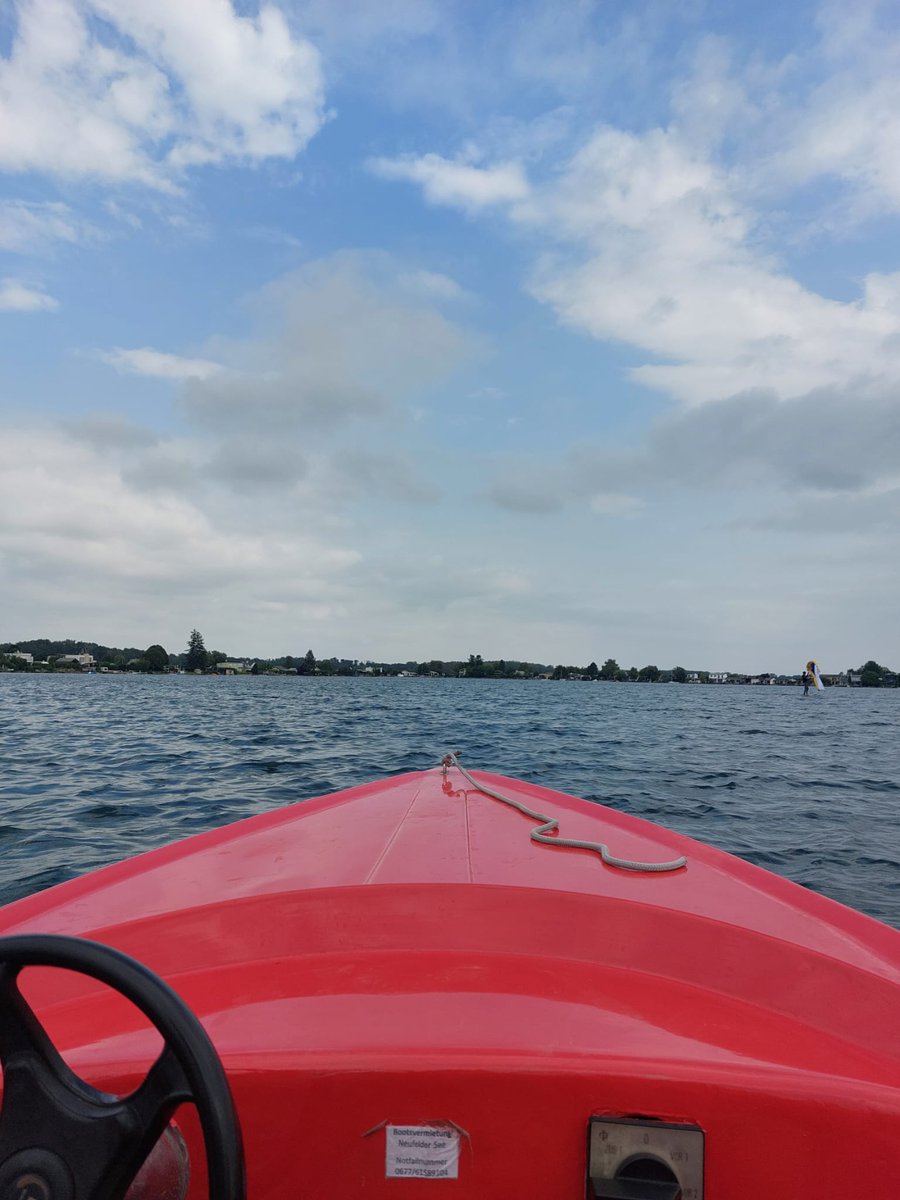 diesefraukatti's tweet photo. Köpfchen in das Wasser, Füßchen in die Höhe. #pausetaste https://t.co/MLSfkAFGu3