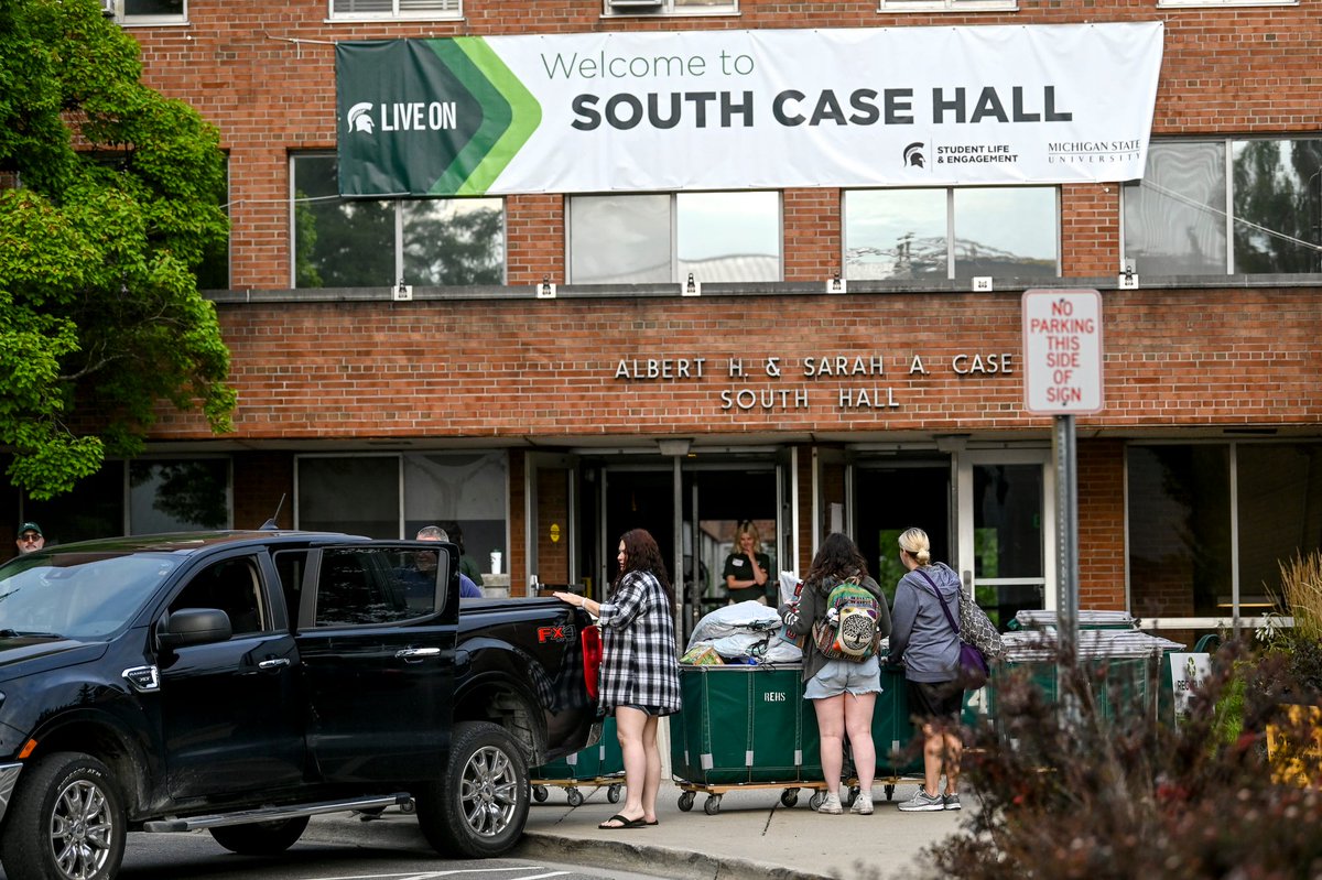 🔗go.audacy.com/cSdeiJWwUVb
As college students move in at MSU and other schools across the state this week, Dr. Ray Gasser shared some advice with WWJ on how to make it easier.

What are your biggest tips for move-in week?

📷 © Nick King/Lansing State Journal / USA TODAY NETWORK