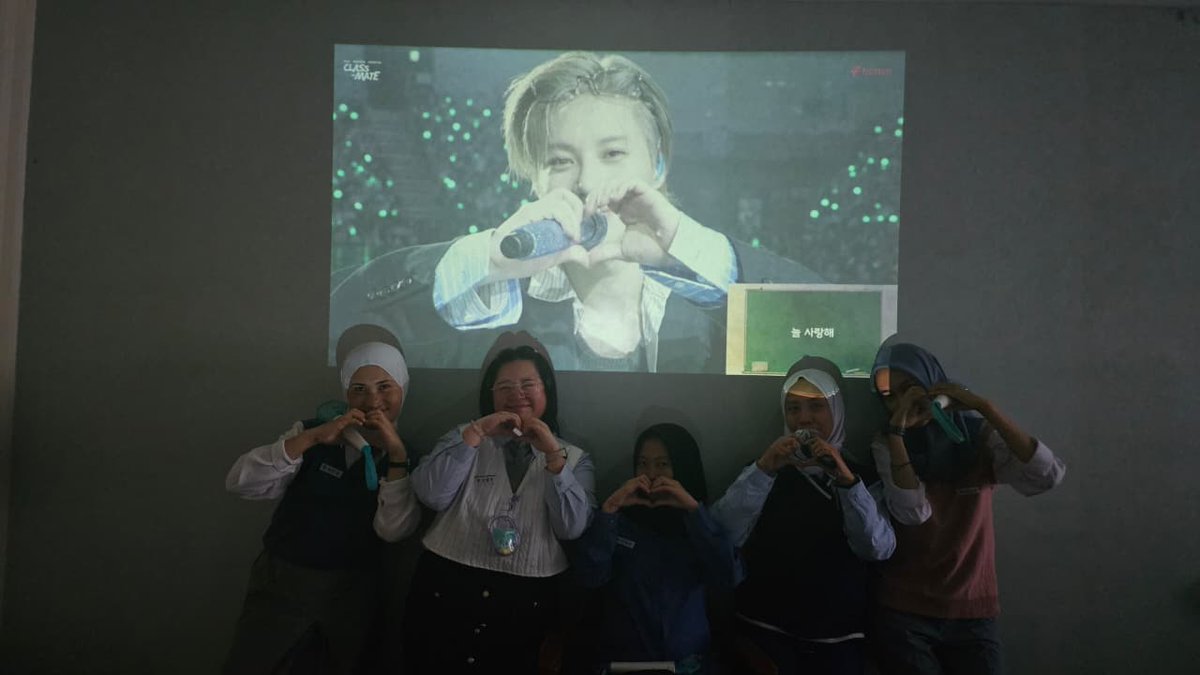 taelsaa's tweet photo. Back to school with Taemin 💛

@KikiKicky @Heavenly180793
@Blingblingnov @yeppeun_shawol

#태민 #TAEMIN #샤이니 #SHINee 
#CLASS_MATE #CLASS_MATE_SEOUL
@TAEMIN_BPM @TAEMIN_STAFF https://t.co/F2uUQ4wooP