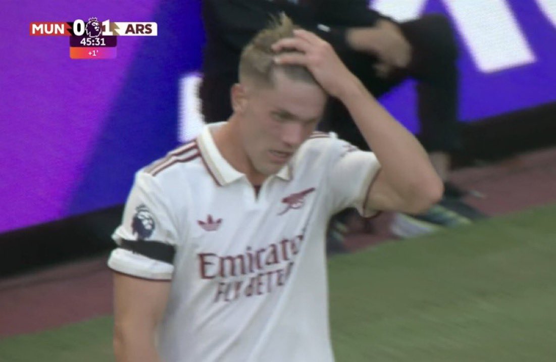 0 goals 
0 assists 
7 hair flicks 

This brother is ASS.