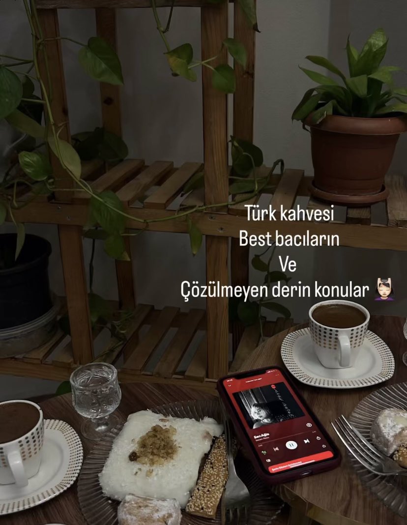 Berff08's tweet photo. Hadi be koy bacım bir Müslüm Baba
Ağlayasım var yana yana
Gülmedi bahtım, gülmedi gitti
Gülmedi bahtım, gülmedi gitti… https://t.co/H50fPS9DVK