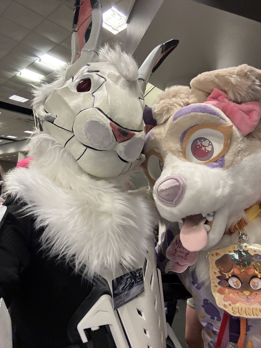 larkrencean's tweet photo. Had so much fun at #TFS  yesterday! Sorry I can’t get all of yall!

#furry #furries #TexasFurrySiesta #fursuit #OC #mech #rabbit #bunny https://t.co/PhE8J8OJvd
