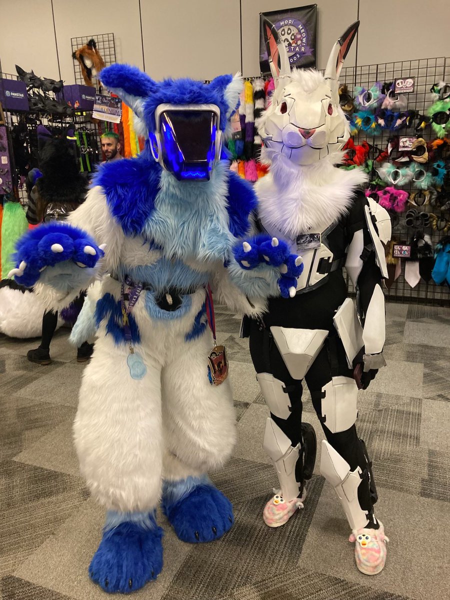 larkrencean's tweet photo. Had so much fun at #TFS  yesterday! Sorry I can’t get all of yall!

#furry #furries #TexasFurrySiesta #fursuit #OC #mech #rabbit #bunny https://t.co/PhE8J8OJvd