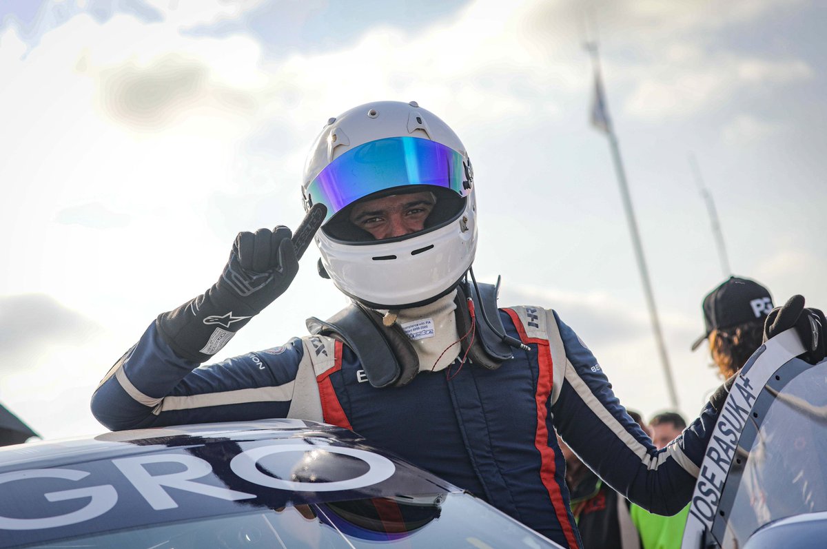 📰 Cerró un fin de semana perfecto. <a href="/JoseRasuk/">Jose Rasuk</a> 🏆, se quedó con la victoria en las #TCPistaPickUp en San Nicolás 🏁 

• Para el oriundo de Pergamino, fue su primer éxito en la categoría 🥇
• Benjamín Ochoa 🥈 y Thomas Micheloud 🥉, completaron el podio 🍾 

📸 <a href="/actcargentina/">Turismo Carretera ACTC</a>