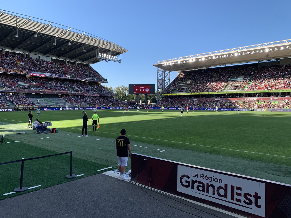 mmoessmer's tweet photo. Heureux de retrouver le @RCSA pour cette nouvelle saison en @Ligue1 💙🤍

Cap sur @FCMetz pour la 1ère journée. Allez Racing ! 🔵⚪️ #FCMRCSA #RCSA #UnSeulAmour https://t.co/YxP6KTxYGE