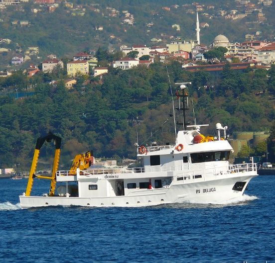 gemitrafik's tweet image. Aziz Yıldırım İstanbul ile ilgili #deprem araştırmalarında kullanılmak üzere Marmara Aktif Fay Tehlike ve Risk Uygulama ve Araştırma Merkezi (#MATAM)'ne #Derinsu'dan 24m'lik RV BELUGA araştırma gemisini alımı için 350bin$ bağışlamış.