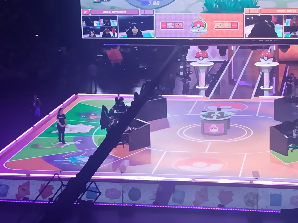 SupaSP_Unite's tweet photo. This is absolutely insane game 1 of Peru and zeta division over, but there is still at least 2 more games left. Check out this stadium. This is the most epic Championship Sunday ever and I can't believe im here for it! https://t.co/KmFbDh8xPE