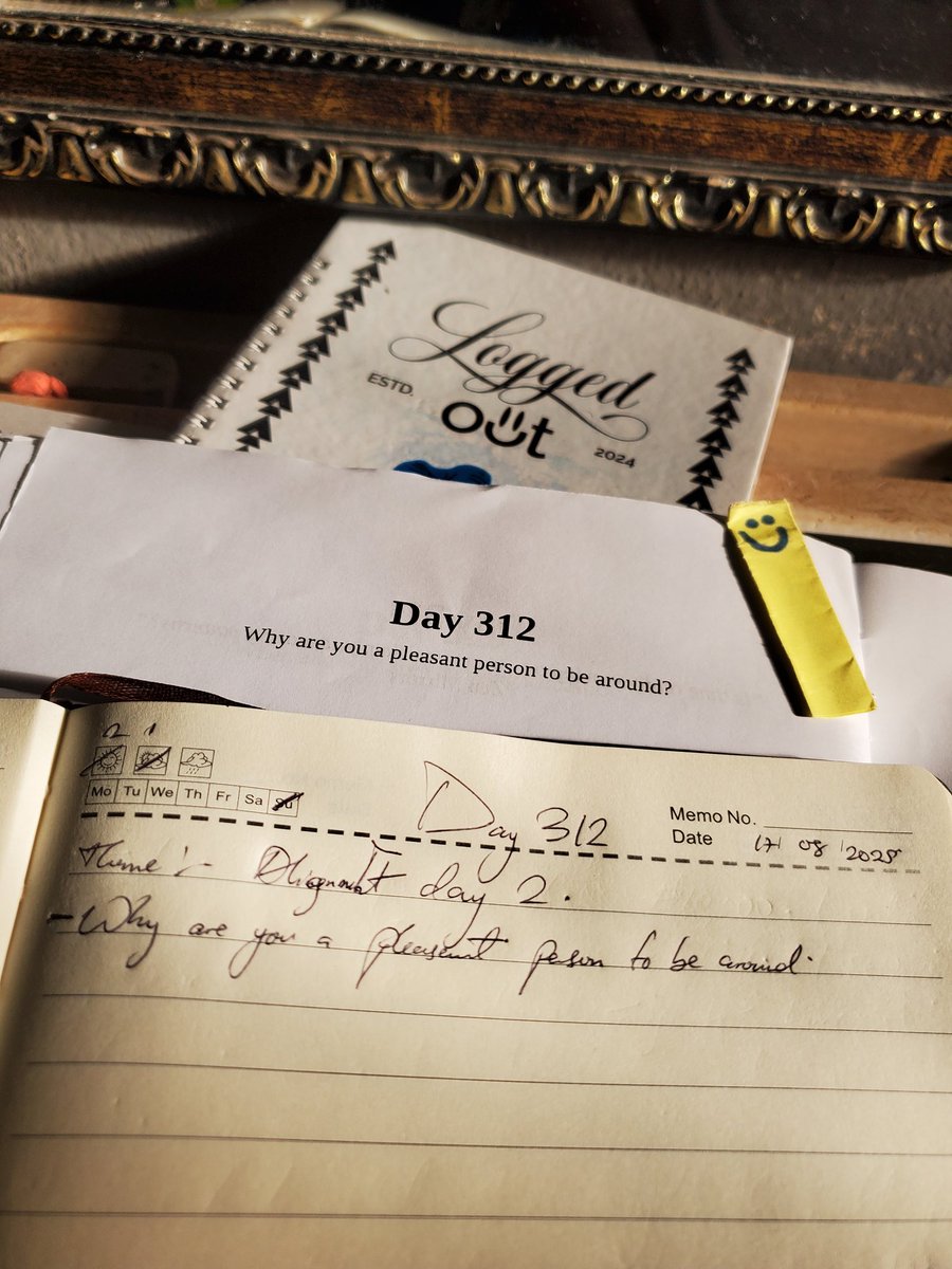 logochiefpriest's tweet photo. Who else journals?...

...And What's your answer to my today's journal question?

(The right slide is mine)

😌✨

@loggedoutcircle @Gedoua_ @thematacee @UmuofiaBookFest https://t.co/YmPQK8YCQ9