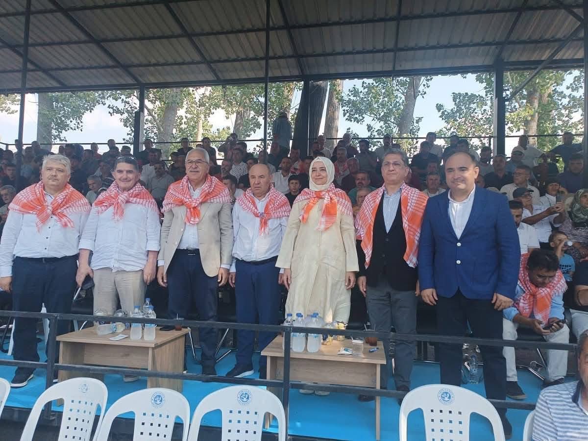32. Geleneksel Seydikemer Seki Yağlı Pehlivan Güreşleri programına
İl Başkanımız Sn.<a href="/HalukLain/">Haluk Laçin 🇹🇷</a> AK Parti Genel Başkan Yardımcımız Sn.<a href="/drbetulsayan/">Dr.Betül Sayan Kaya 🇹🇷</a> , Muğla Milletvekillerimiz Sn <a href="/KademMete/">Kadem METE</a> ve Sn.<a href="/YakupOtgoz/">Yakup Otgöz</a> 27.Dönem Ağrı Mv. <a href="/ekremcelebi4/">Ekrem ÇELEBİ 🇹🇷</a>
Teşkilat mensuplarımız ile katılım sağladık