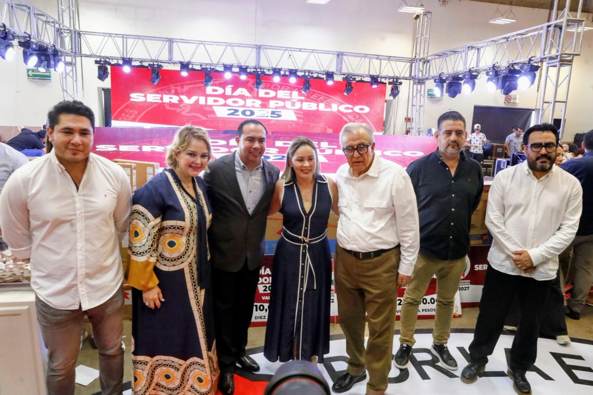 Trasciende60696's tweet photo. #Sinaloa || CELEBRA EL #STASE DÍA DEL SERVIDOR PÚBLICO || #TNoticias

https://t.co/BDUiN09rh3 https://t.co/PDk0W5Plat
