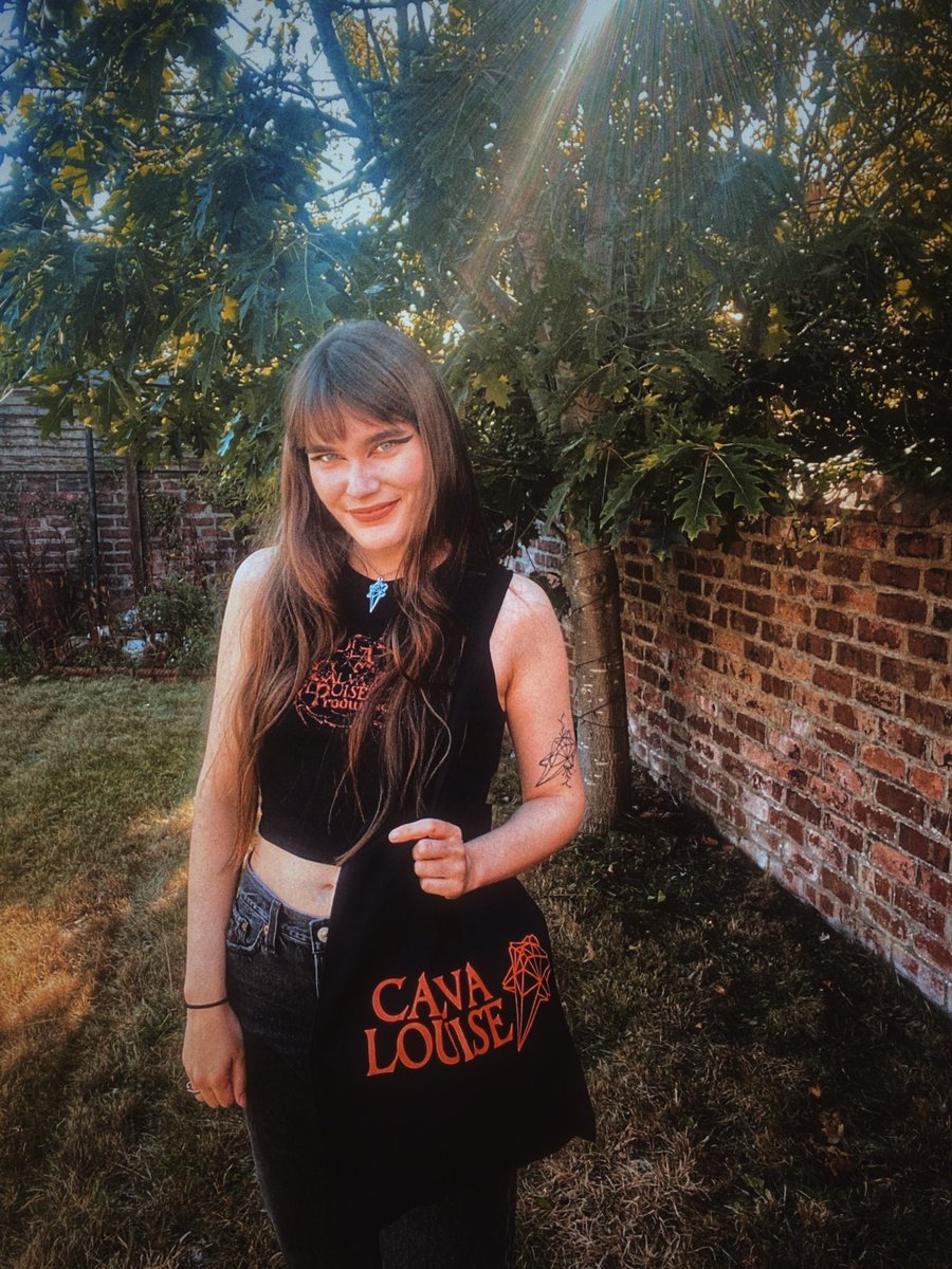 calvalouise's tweet photo. Introducing our crop tops! 
We received our new t-shirts, pendants and tote bags and we’ll be bringing them with us on tour! (You can also get them here: https://t.co/gHZXgLW2nC)
We’ll be touring around the US this September, you can get your tickets here: https://t.co/aMjSpzfdLS https://t.co/F9UDHMmb8j