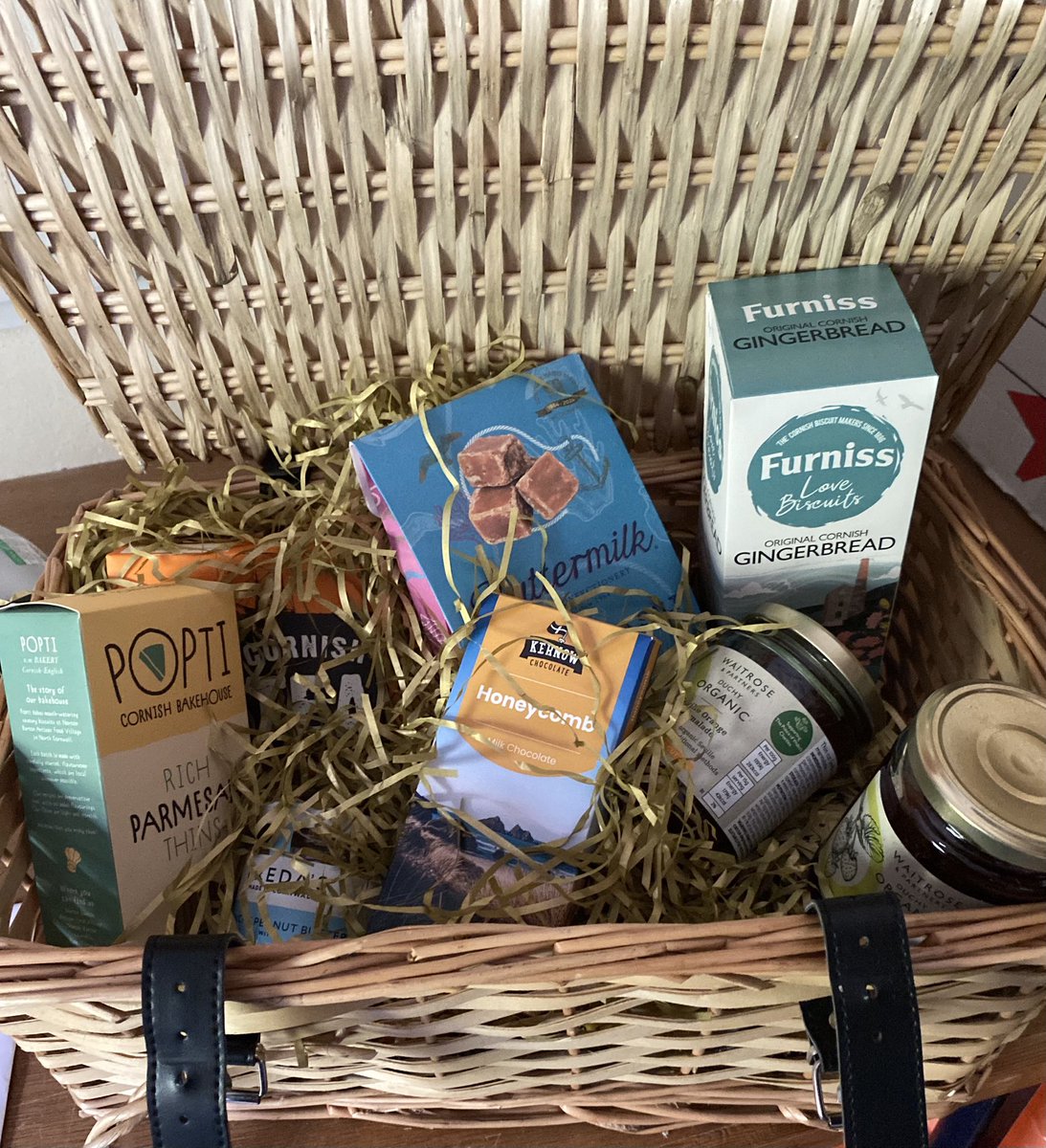 Another luxury hamper sent out to a seriously ill officer in Cornwall. 

We’re here year round to support officers, staff and volunteers in the county who are seriously injured in the line of duty, or are seriously ill.