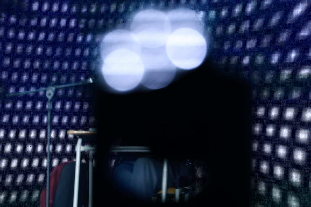 팬미팅 다 끝났지만
담부턴 이런 자리는 좀 체크하고 안 팔았으면 좋겠네
한시간 반동안 옆자리 분한테 피해 안 주고는 ㅌㅁ이 못보는 시야라 허리 꺽이는 줄 알았음