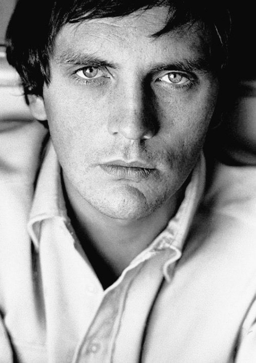 ChuckBrouilette's tweet photo. #RIP #TerranceStamp #possiblyBritainsMostBeautifulAndBallsyActor #BillyBudd #FarFromTheMaddingCrowd #PriscillaQueenOfTheDesert #PoorCow #TheLimey #ModestyBlaise #Bowfinger #LastNightInSoho #SupermanTwoTheMovie #VoiceOfJorEl on #Smallville https://t.co/9JTTAz75II