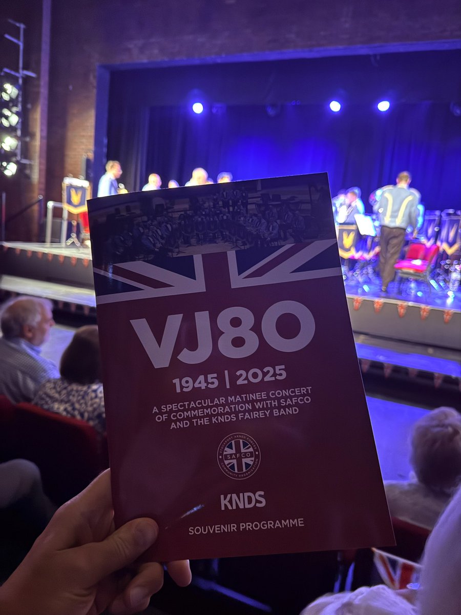 CarlAustinBehan's tweet image. Such a wonderful concert of commemoration for #vj80 with @TheFaireyBand @theforumtheatre thanks to @WFEL_bridges ❤️❤️❤️