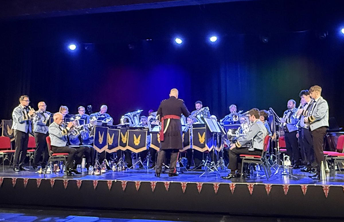 CarlAustinBehan's tweet image. Such a wonderful concert of commemoration for #vj80 with @TheFaireyBand @theforumtheatre thanks to @WFEL_bridges ❤️❤️❤️