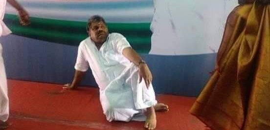 NandaSuruli's tweet photo. @aremvee @sunnewstamil ஓஹோ, Mr. வரலாறு! அதற்காகத்தான் மூப்பனார் விரும்பாத பாஜகவுடன் மூப்பனாரின் மகன் மூப்பனாரை அசிங்கப்படுத்தும் விதமாக பாஜகவுடன் ஒட்டிக் கொண்டிருக்கிறாரோ??? https://t.co/zhVKspMqJp