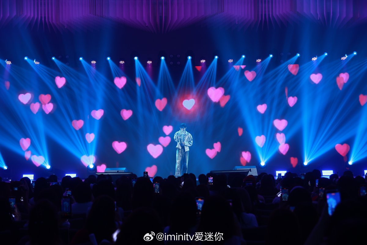 [iminitv] KANGDANIEL SPECIAL FANMEETING IN HONG KONG

🔗 weibo.com/6314372528/Q0g…

#강다니엘 #KANGDANIEL