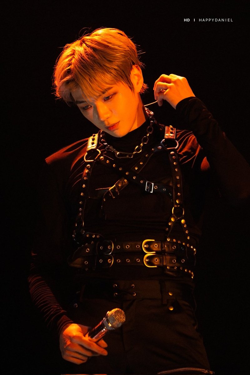 AmizaSherry's tweet image. Kang Daniel is ethereal ❤️‍🔥❤️‍🔥