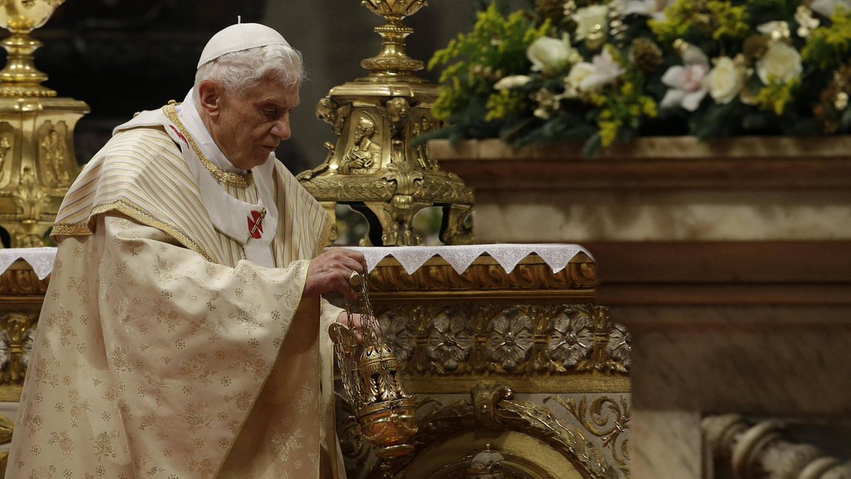 CCityCatholic's tweet image. "When they feel that their freedom is respected &amp;amp; taken seriously, adolescents &amp;amp; young people, despite their changeability &amp;amp; frailty, are not in fact unwilling to let themselves be challenged by demanding proposals; indeed, they often feel attracted &amp;amp; fascinated by them." ~BXVI