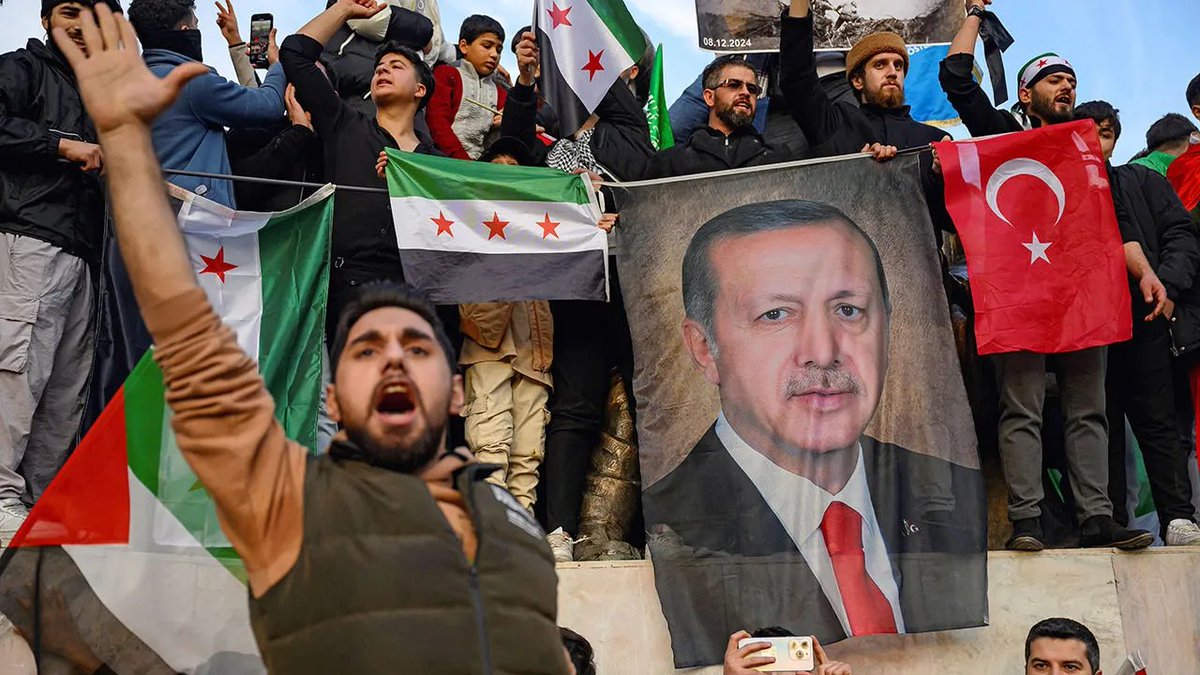 Syrian Jolani loyalists: "Suwayda Druze flying a foreign flag? The Israeli flag?! Disgraceful! 😡"

Also Jolani loyalists: